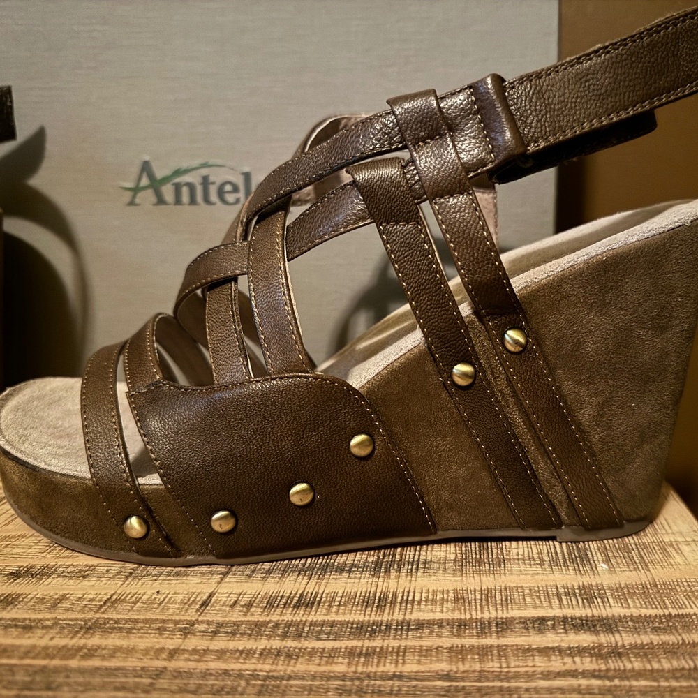 NEW / Never Worn - Antelope Khaki Leather Wedge Sandals - Size 41